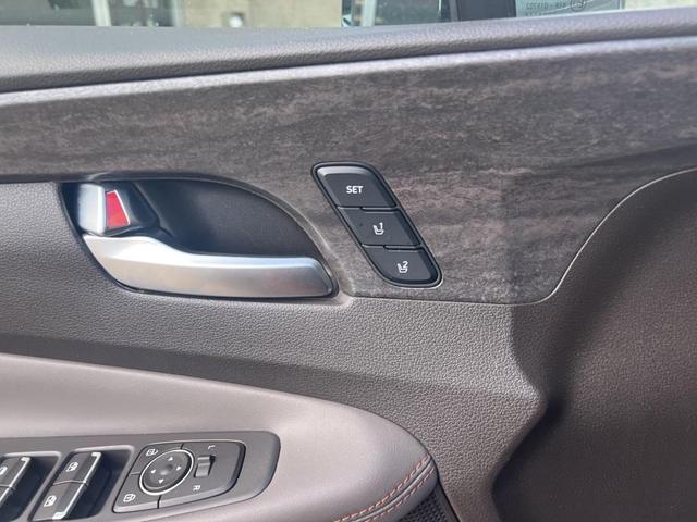 Photo of 2020 Shimmering Silver Pearl Hyundai SANTA FE