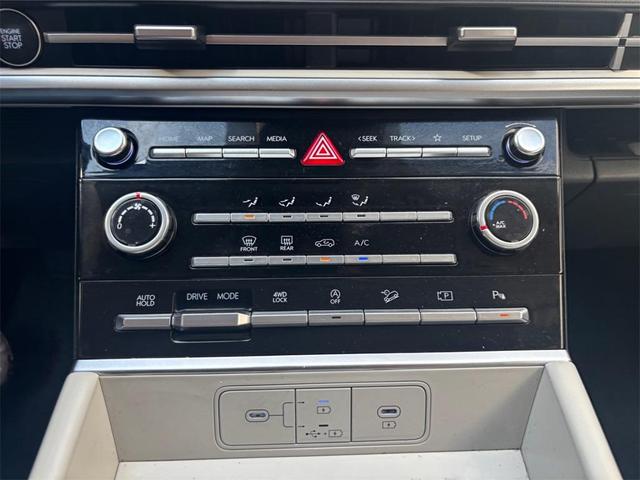 Photo of 2024 White Hyundai SANTA FE