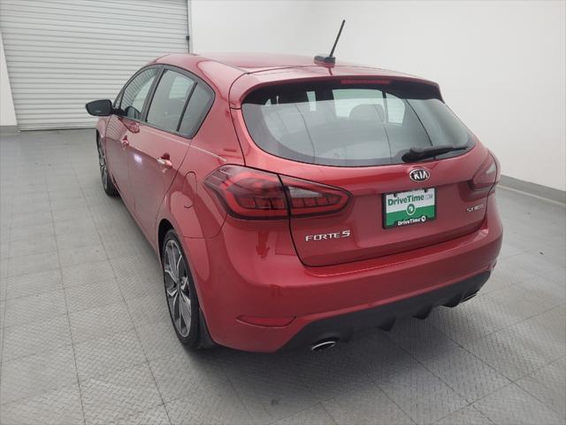 Photo of 2017 Currant Red Kia Forte