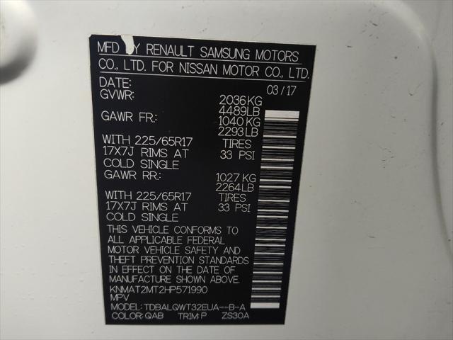 Photo of 2017 White Nissan Rogue