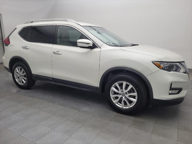 Photo of 2017 White Nissan Rogue