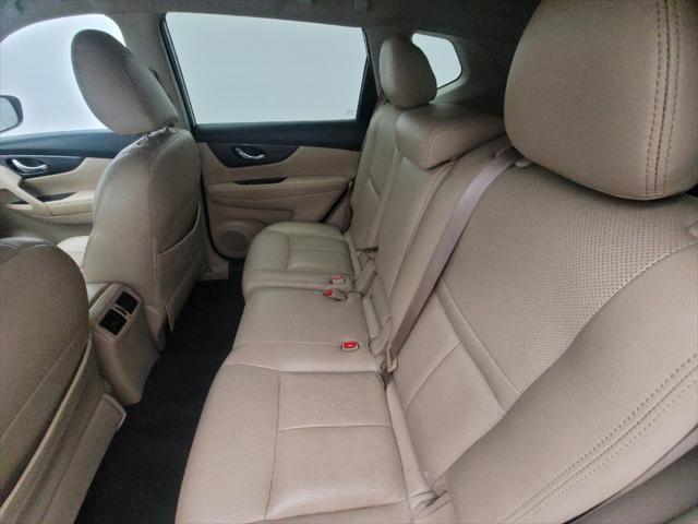 Photo of 2017 White Nissan Rogue