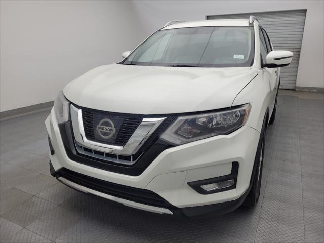 Photo of 2017 White Nissan Rogue