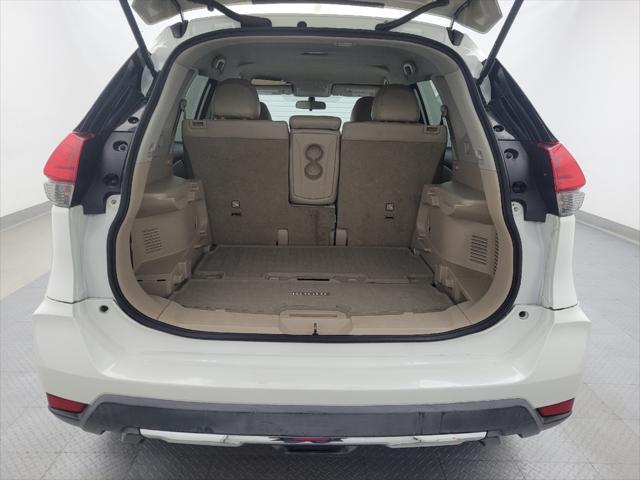 Photo of 2017 White Nissan Rogue