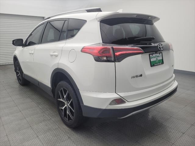 Photo of 2017 Super White Toyota RAV4