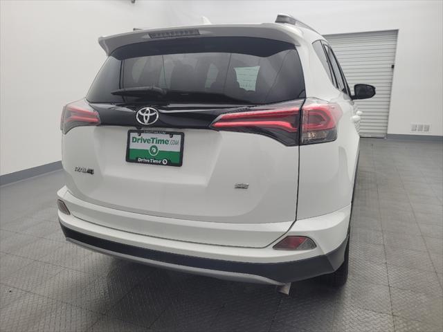 Photo of 2017 Super White Toyota RAV4