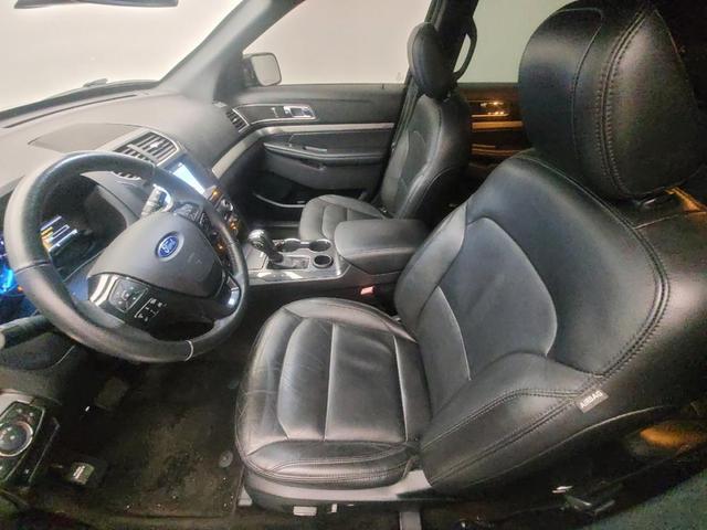 Photo of 2018 Shadow Black Ford Explorer