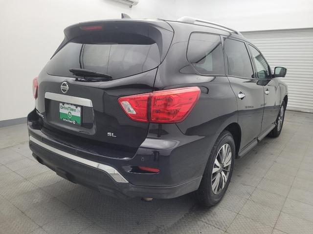 Photo of 2020 Magnetic Black Pearl Nissan Pathfinder