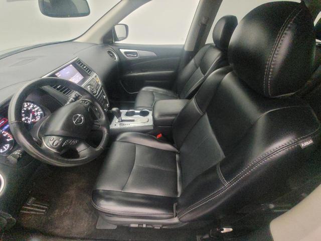 Photo of 2020 Magnetic Black Pearl Nissan Pathfinder
