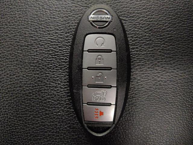 Photo of 2020 Magnetic Black Pearl Nissan Pathfinder