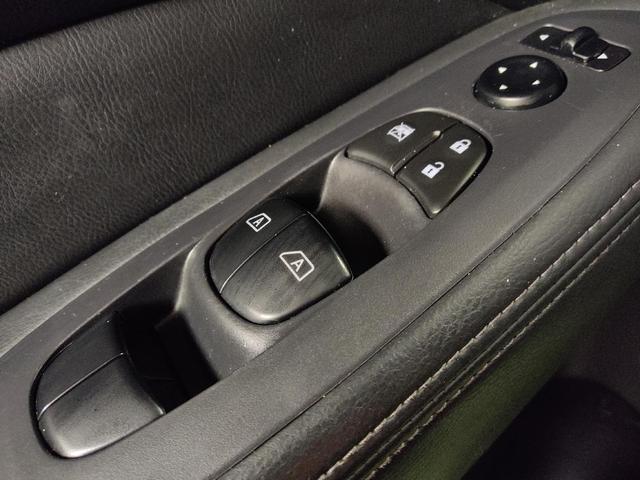 Photo of 2020 Magnetic Black Pearl Nissan Pathfinder