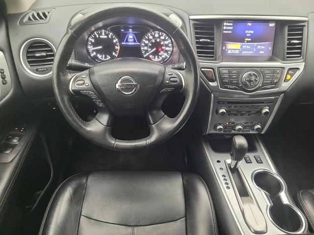 Photo of 2020 Magnetic Black Pearl Nissan Pathfinder