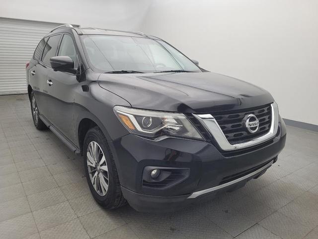 Photo of 2020 Magnetic Black Pearl Nissan Pathfinder