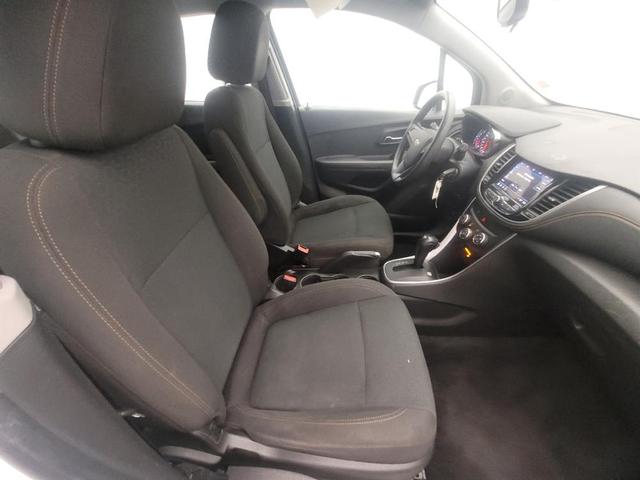 Photo of 2018 Summit White Chevrolet Trax