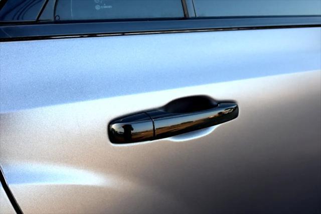 Photo of 2020 Granite Crystal Metallic Clearcoat Chrysler 300