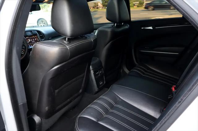 Photo of 2020 Granite Crystal Metallic Clearcoat Chrysler 300