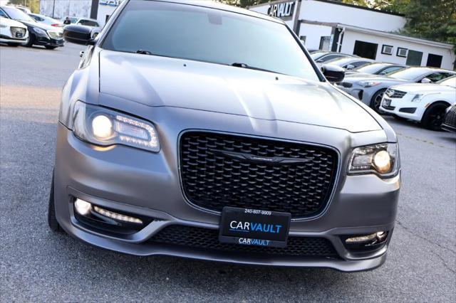 Photo of 2020 Granite Crystal Metallic Clearcoat Chrysler 300