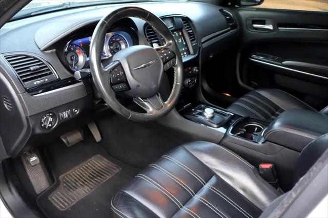 Photo of 2020 Granite Crystal Metallic Clearcoat Chrysler 300