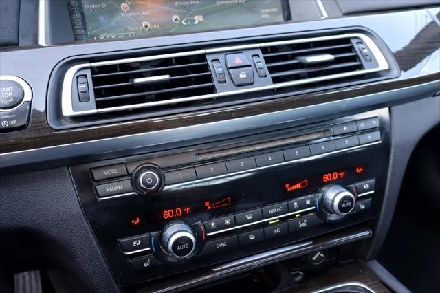 Photo of 2014 BLACK BMW 750