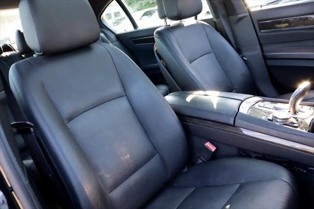 Photo of 2014 BLACK BMW 750