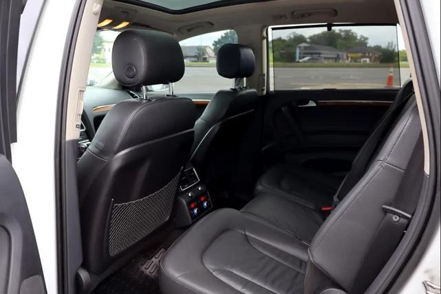 Photo of 2015 WHITE Audi Q7