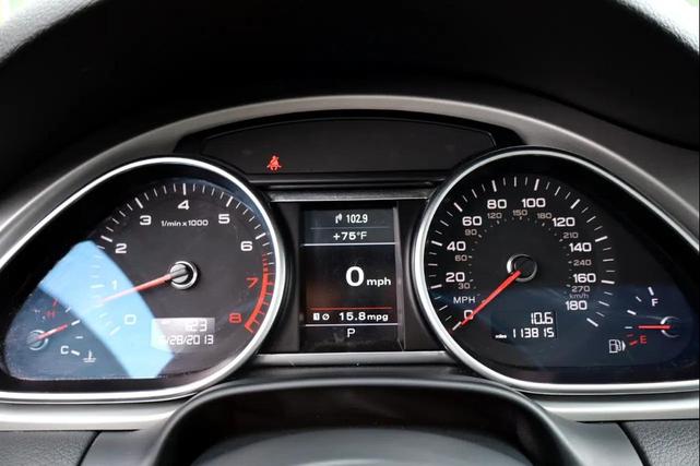 Photo of 2015 WHITE Audi Q7