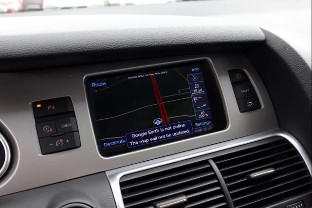 Photo of 2015 WHITE Audi Q7