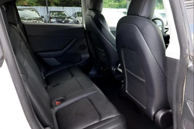 Photo of 2022 Pearl White Multi-Coat Tesla Model Y