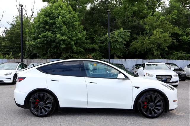 Photo of 2022 Pearl White Multi-Coat Tesla Model Y