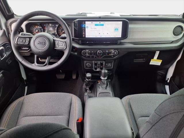 Photo of 2025 Bright White Clearcoat Jeep Wrangler