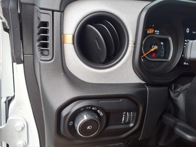 Photo of 2025 Bright White Clearcoat Jeep Wrangler