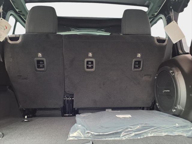 Photo of 2025 Bright White Clearcoat Jeep Wrangler
