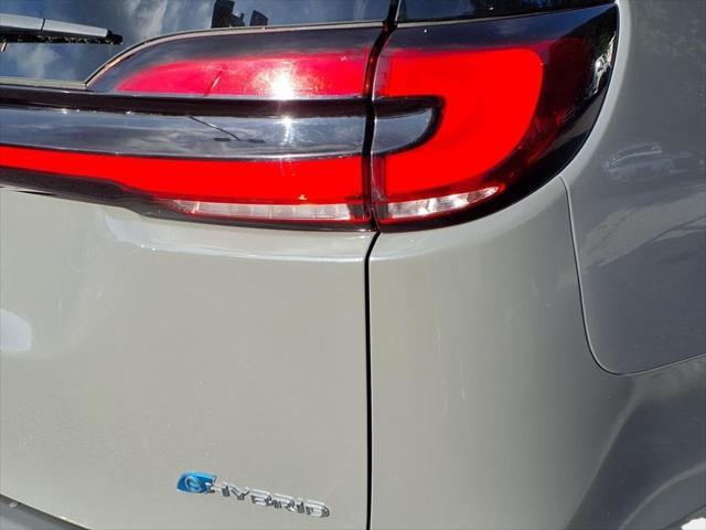 Photo of 2023 Ceramic Gray Clearcoat Chrysler Pacifica Hybrid