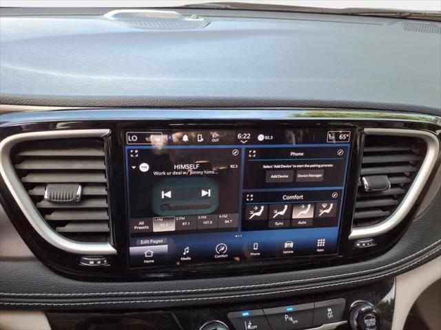 Photo of 2023 Ceramic Gray Clearcoat Chrysler Pacifica Hybrid