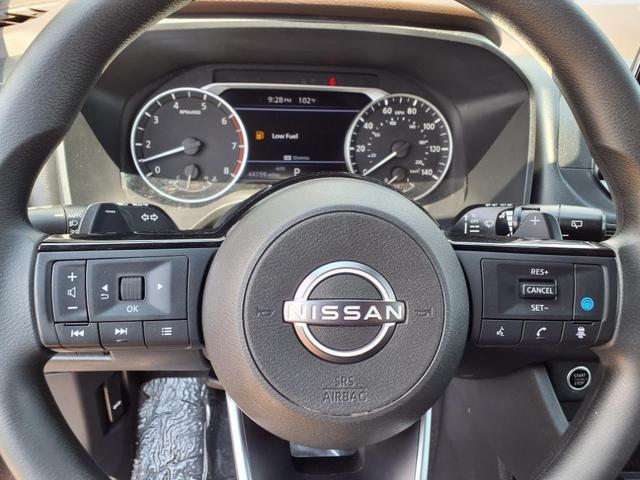 Photo of 2022 Super Black Nissan Rogue