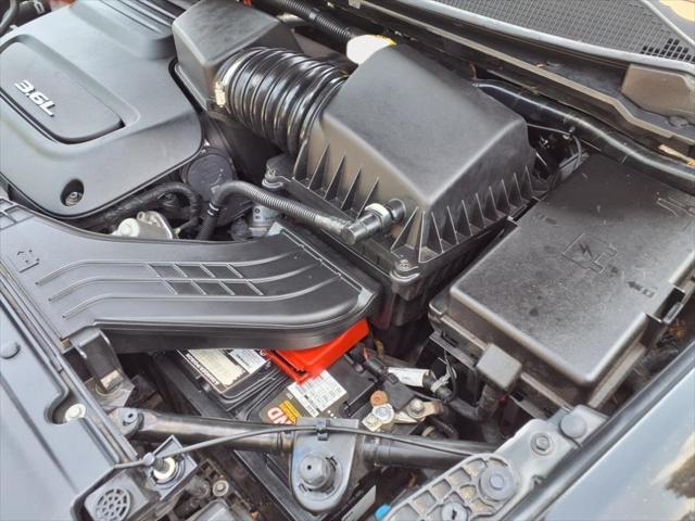 Photo of 2018 Brilliant Black Crystal Pearlcoat Chrysler Pacifica