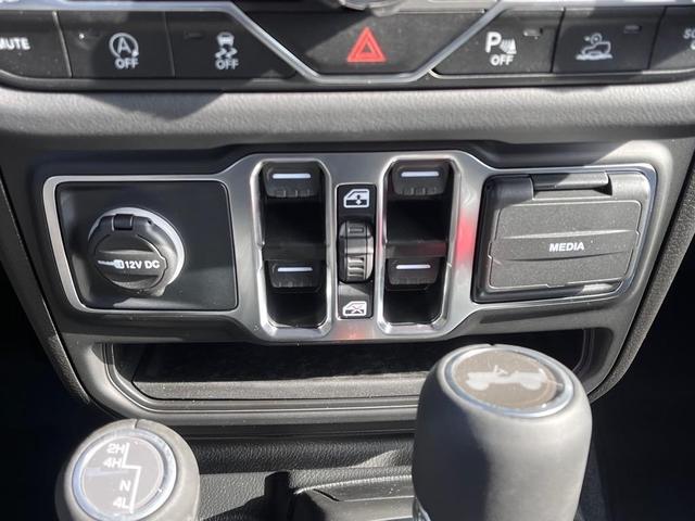 Photo of 2025 Black Clearcoat Jeep Wrangler