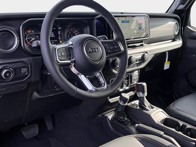 Photo of 2025 Black Clearcoat Jeep Wrangler