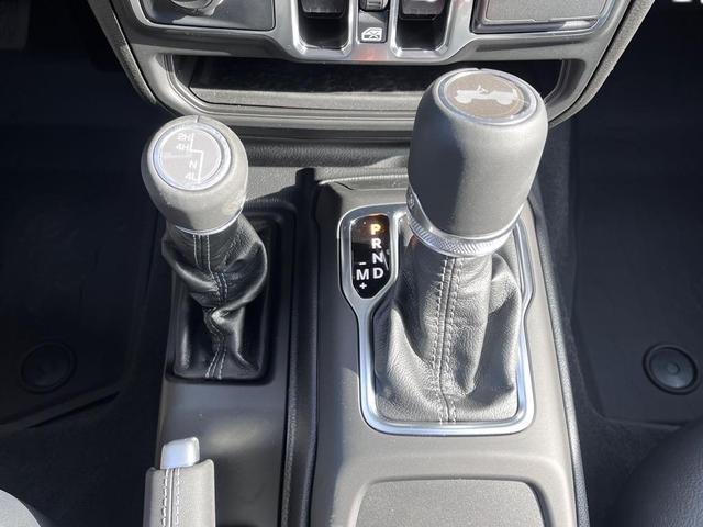 Photo of 2025 Black Clearcoat Jeep Wrangler