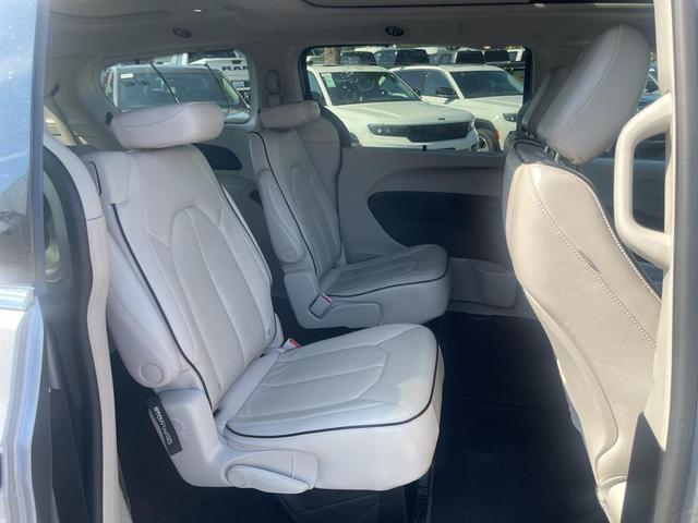Photo of 2021 Billet Silver Metallic Clearcoat Chrysler Pacifica