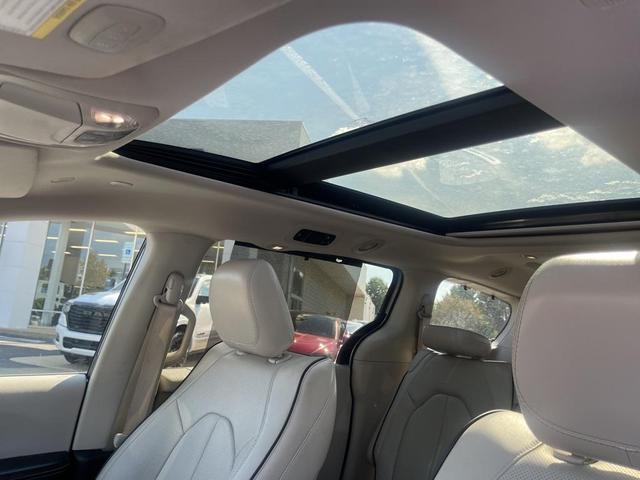 Photo of 2021 Billet Silver Metallic Clearcoat Chrysler Pacifica