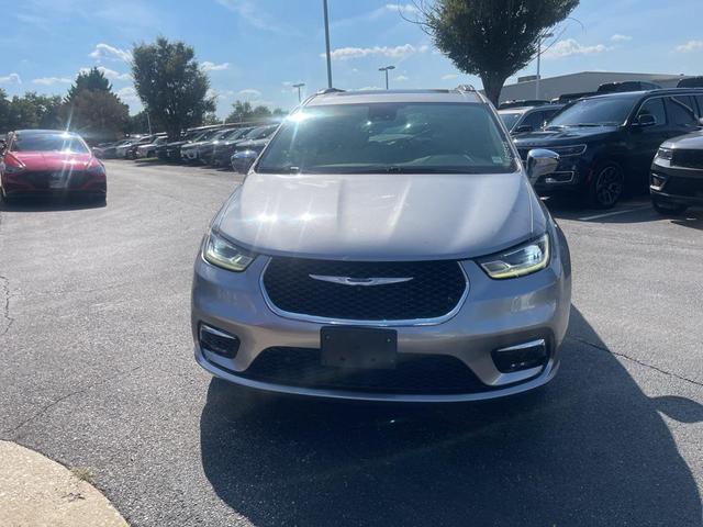 Photo of 2021 Billet Silver Metallic Clearcoat Chrysler Pacifica