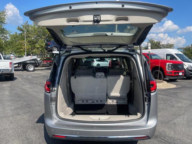 Photo of 2021 Billet Silver Metallic Clearcoat Chrysler Pacifica