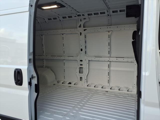 Photo of 2025 Bright White Clearcoat RAM ProMaster 3500