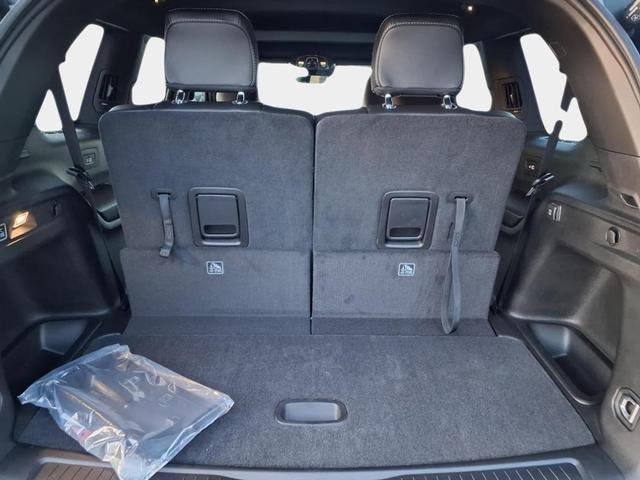 Photo of 2025 Diamond Black Crystal Pearlcoat Jeep Grand Cherokee L