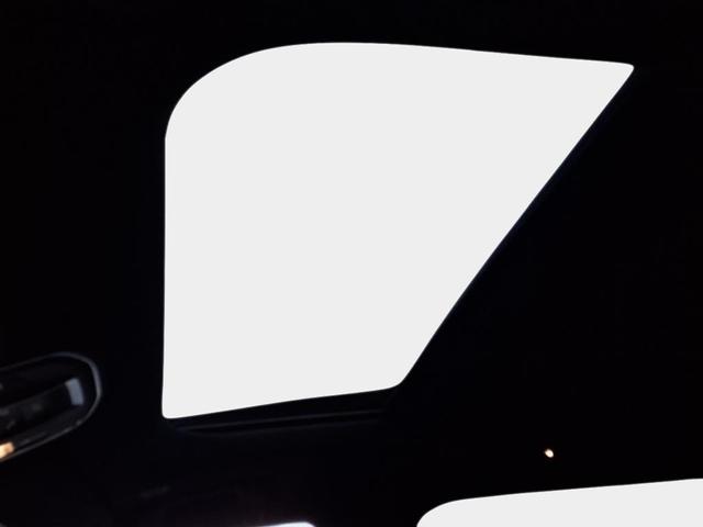 Photo of 2025 Diamond Black Crystal Pearlcoat Jeep Grand Cherokee L