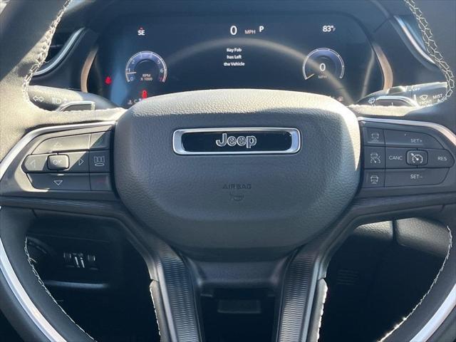Photo of 2025 Bright White Clearcoat Jeep Grand Cherokee