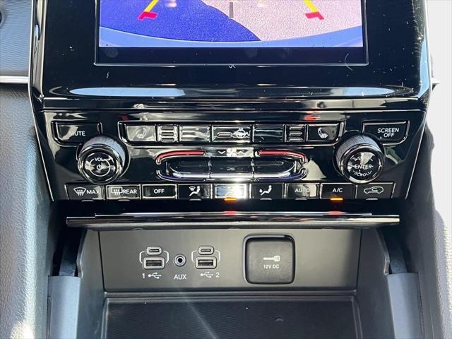 Photo of 2025 Bright White Clearcoat Jeep Grand Cherokee