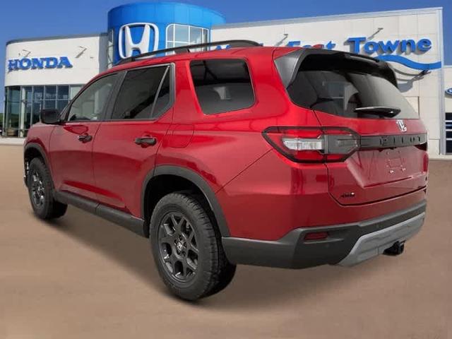 Photo of 2025 Radiant Red Metallic II Honda Pilot