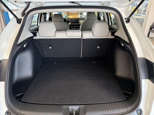 Photo of 2025 Platinum White Pearl Honda HR-V